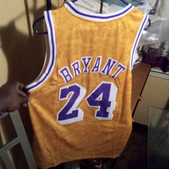 Kobe Bryant Throwback jersey only 1 left - Picture 1 of 3
